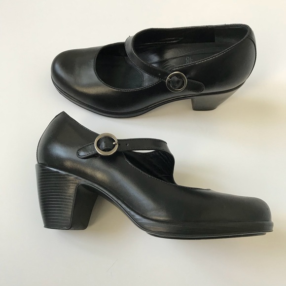 dansko heels pumps
